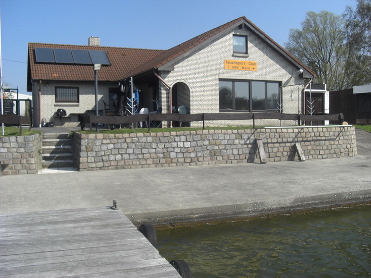 Vereinsheim des UWC Manta am Banter See